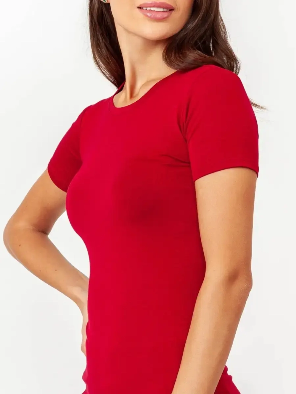 Футболка облегающая однотонная