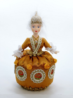 Кукла-игольница Золушка в бальном платье в стиле рококо 18 век