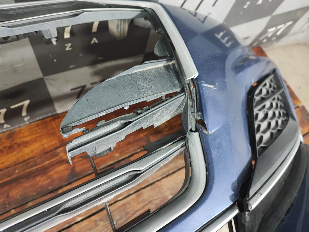 Бампер передний Audi A5 (F5) 16-20 Б/У Оригинал 8W6807065KGRU