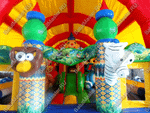 Коммерческий надувной батут "Зверята с крышей" 10*6*6 м