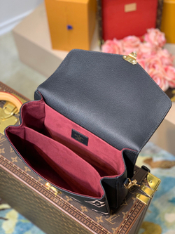 Louis Vuitton Pochette Metis