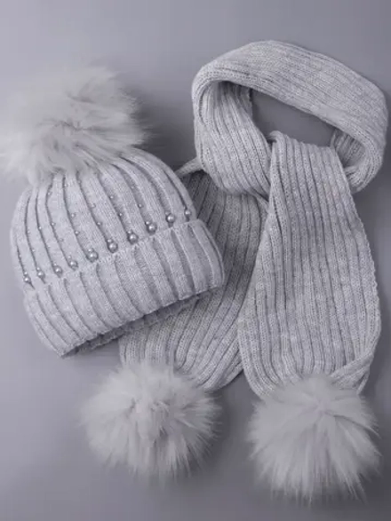 Шапка для девочки зимняя вязаная и шарф