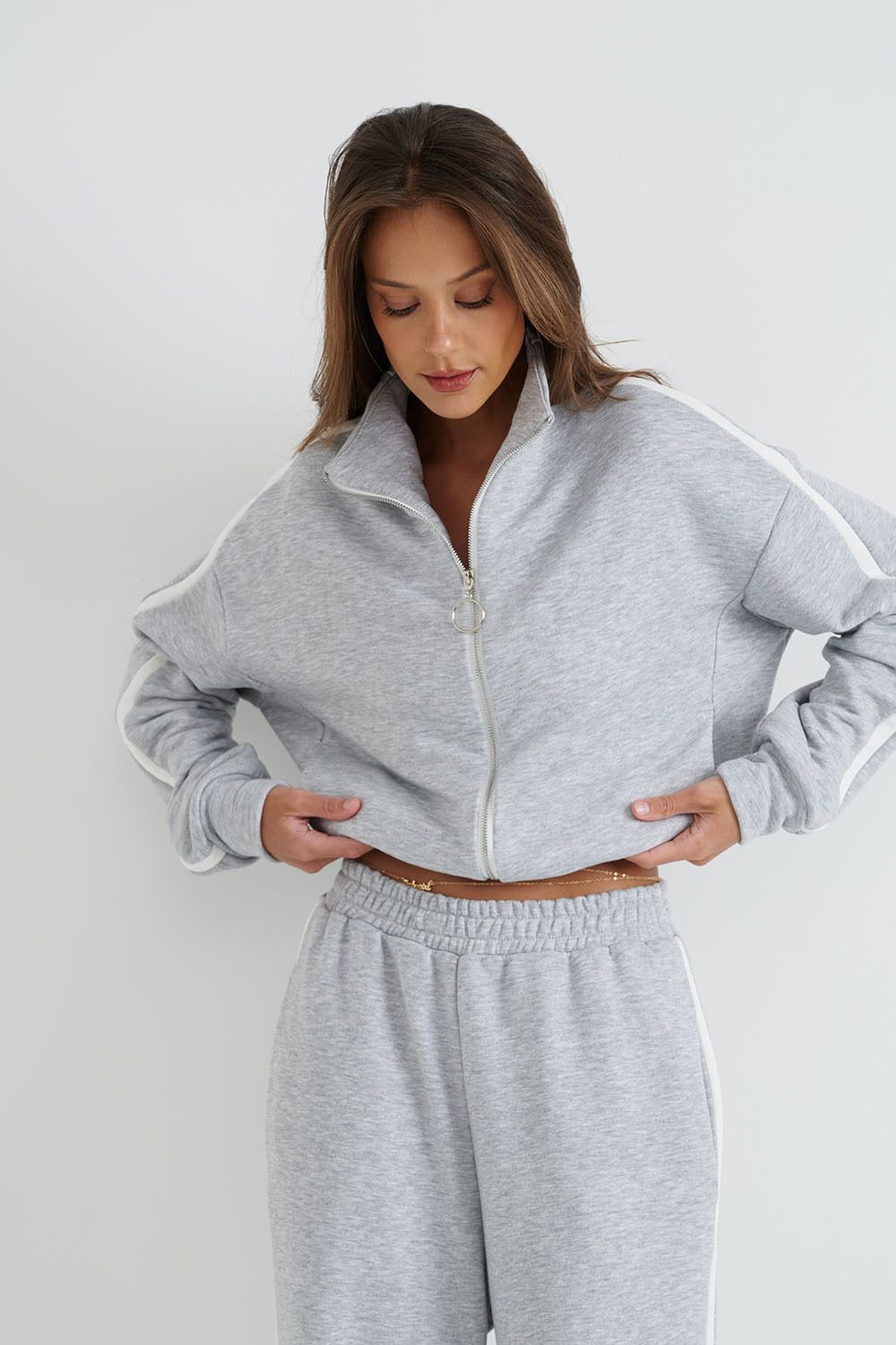 Олимпийка на молнии с лампасами цвета серый меланж