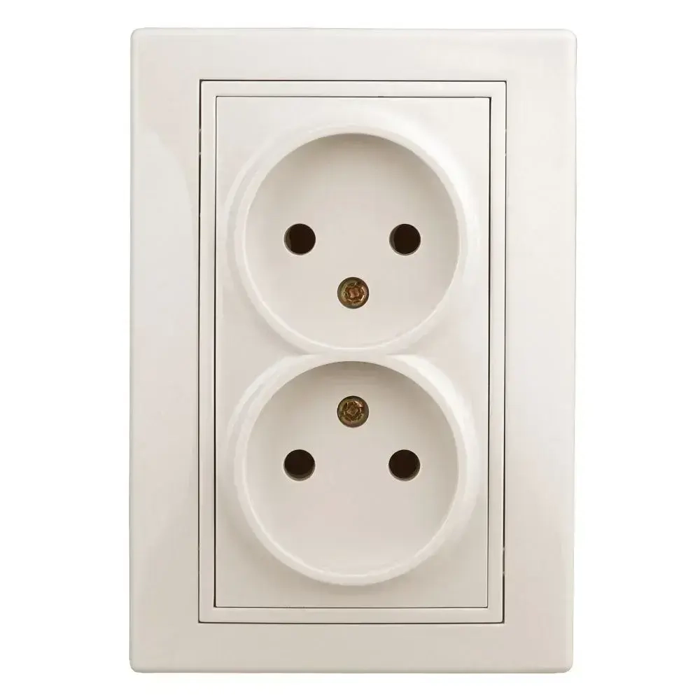 Розетка Intro Plano 1-204-02 без заземления двойная 2х2P 16А-250В IP20 скрытой установки Plano слоновая кость