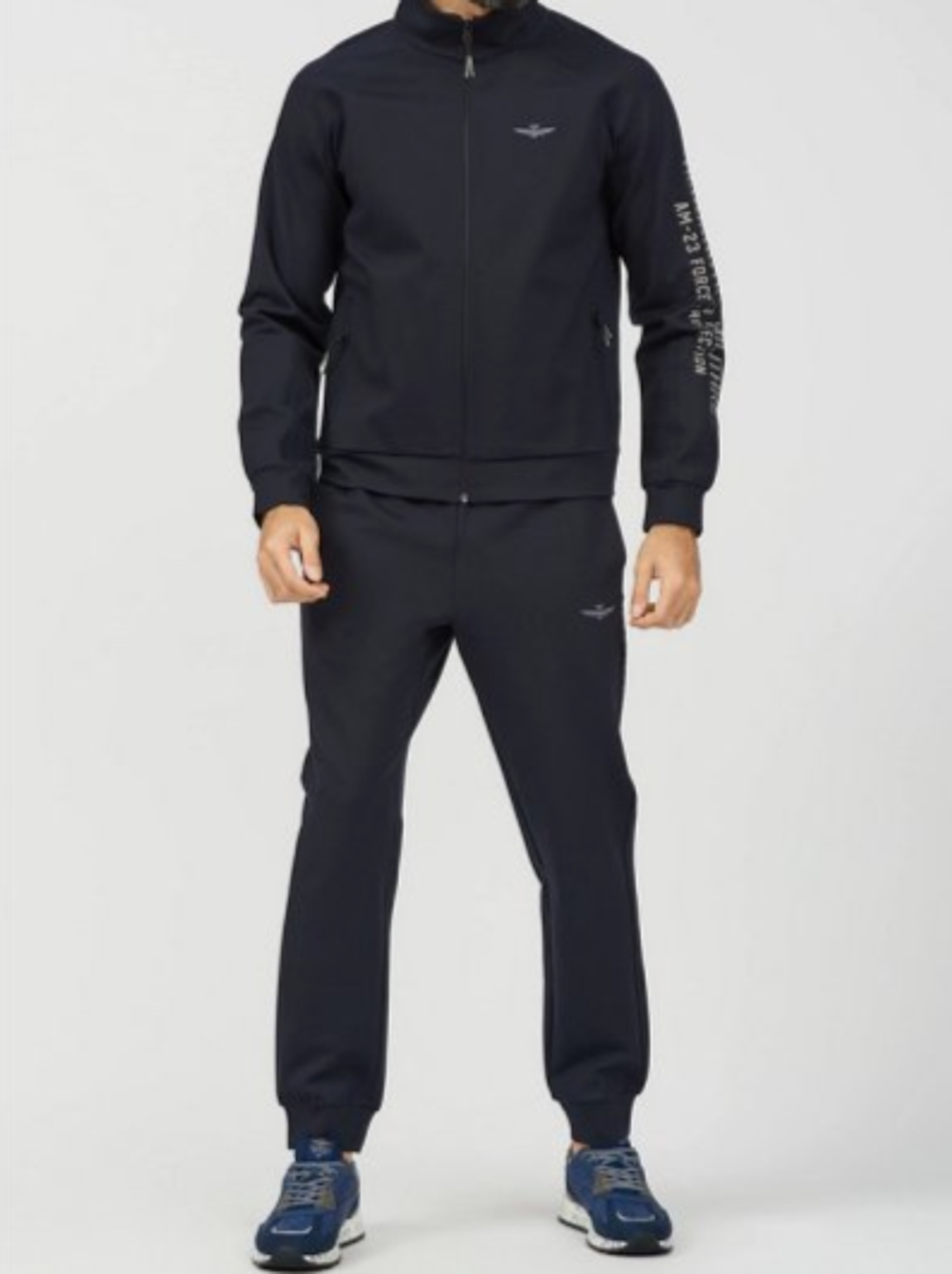 Костюм спортивный