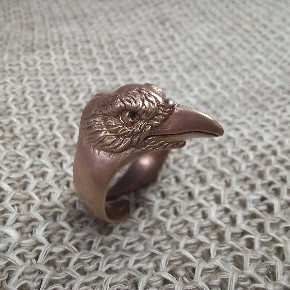 Кольцо. Череп ворона