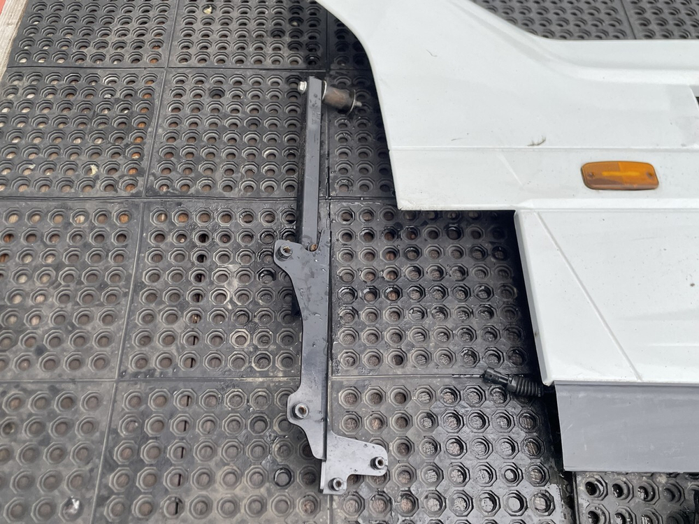 Комплект спойлеров шасси 2023г