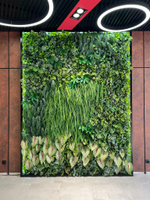 Вертикальное озеленение искусственными растениями автосалона «100 машин»