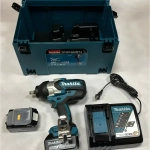 Makita DTW1002RTJ аккумуляторный ударный гайковерт (2 x 5 Ач, ЗУ)
