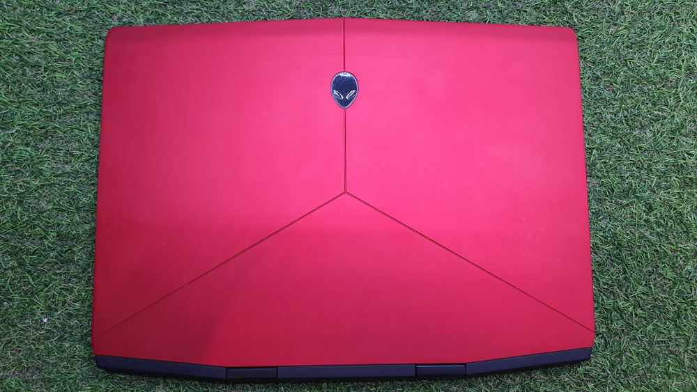 Игровой ALIENWARE i7-8/32Gb/RTX 2060 6Gb/143Hz/m15 M15-8086/Windows 10