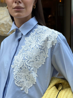 Рубашка голубая