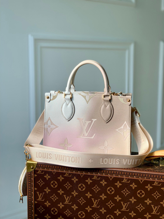 Louis Vuitton Onthego PM