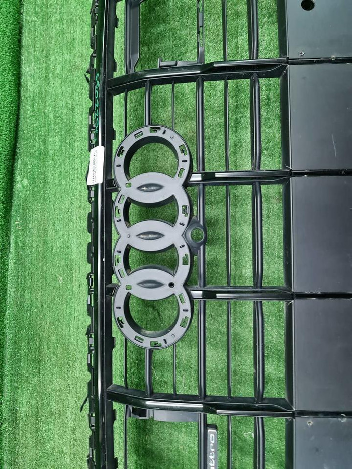 Решетка радиатора Audi Q7 2 (2019-2024)