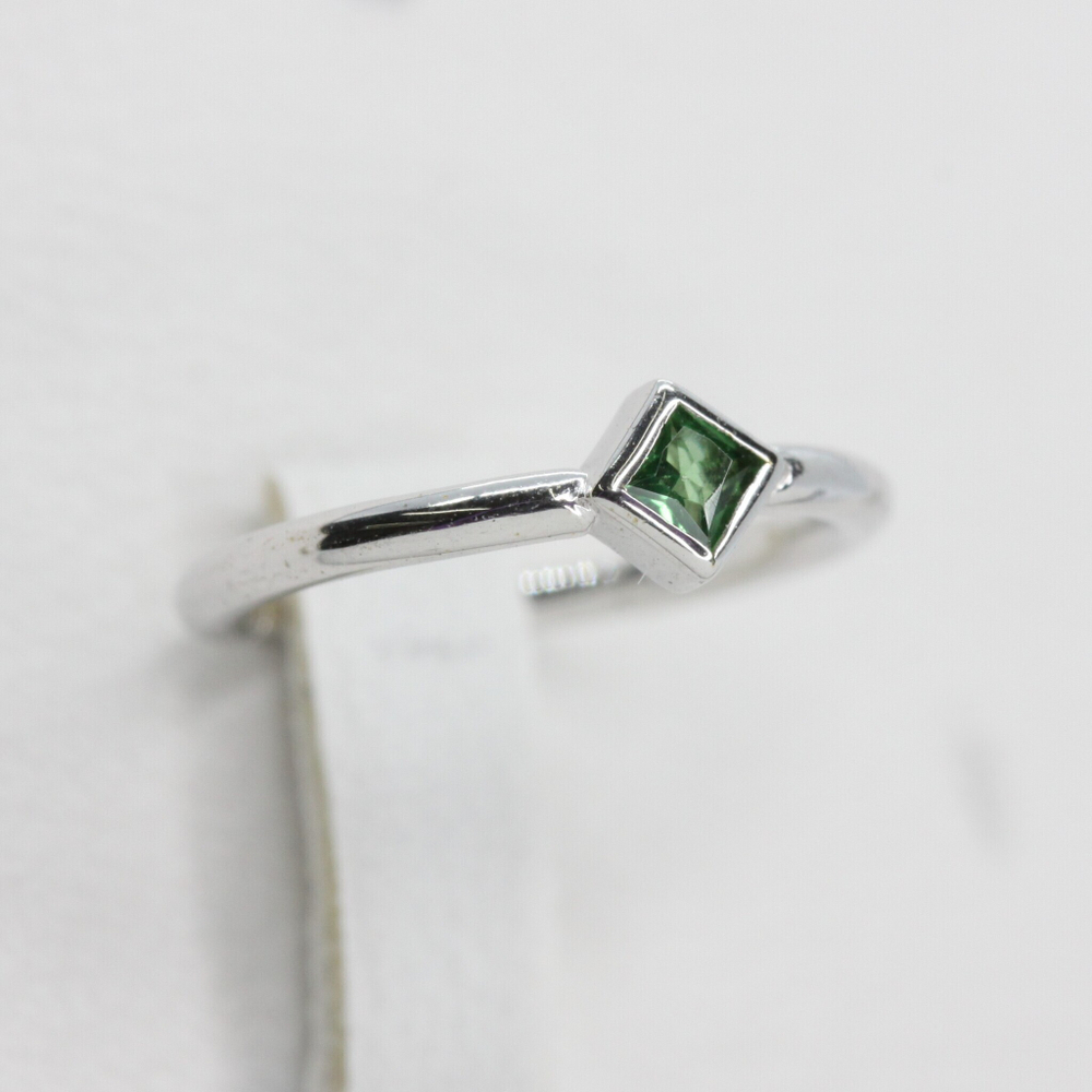 Artemida with natural stone