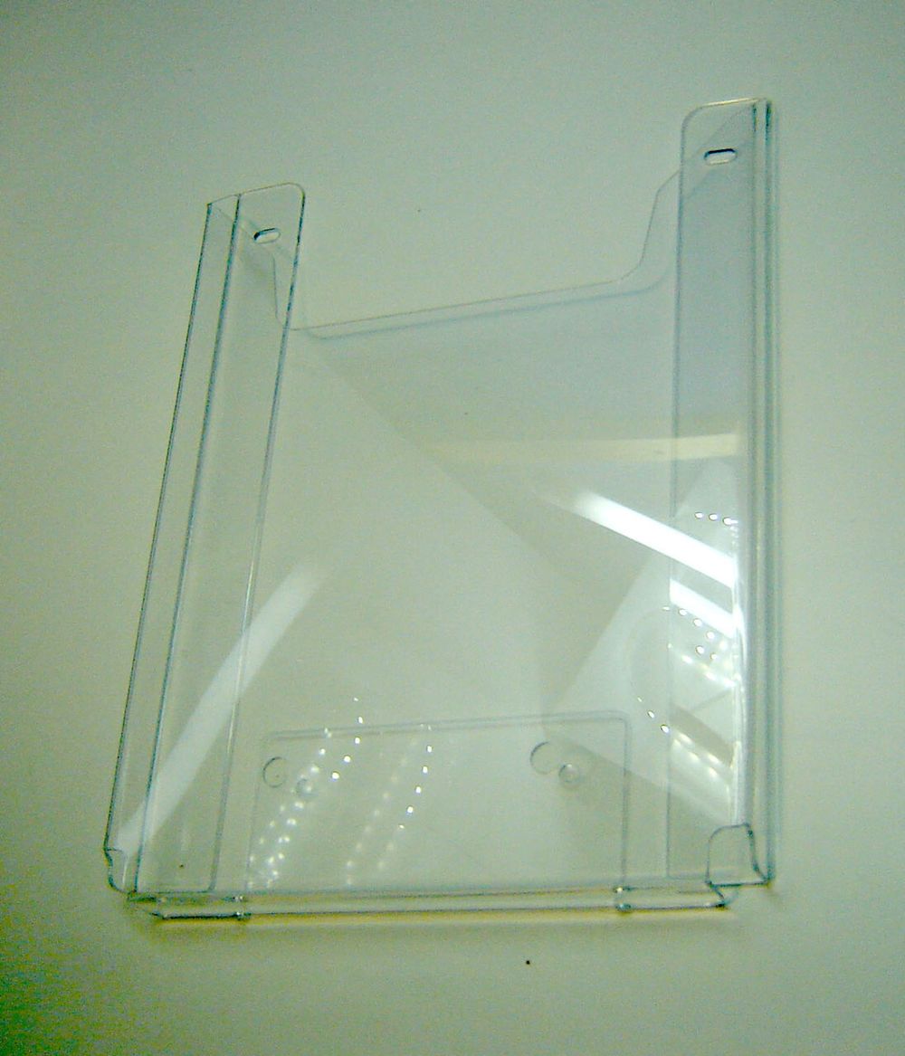 Карман буклетница А4 (акрил, на саморезы) верт, объем 30 мм