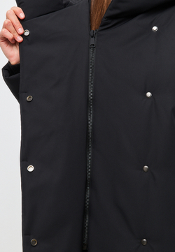 Пальто в минималистичном стиле