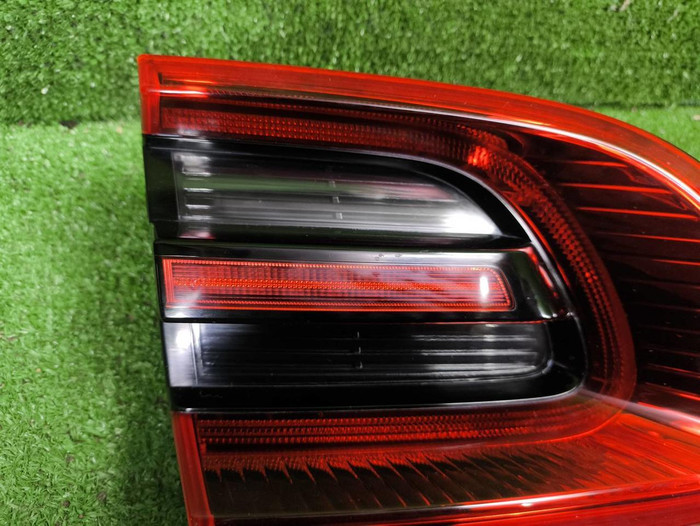 Фонарь левый внутренний Porsche Macan 95b (14-18)