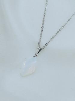 "Маджента" подвеска из коллекции "Азбука цвета"