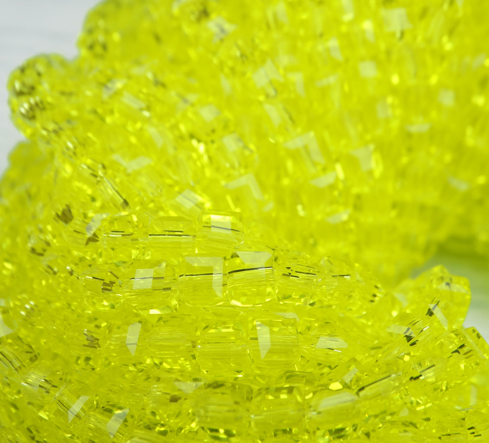 БВ006НН3 Хрустальные бусины квадратные, цвет: желтый, размер 3 мм, кол-во: 63-65 шт.