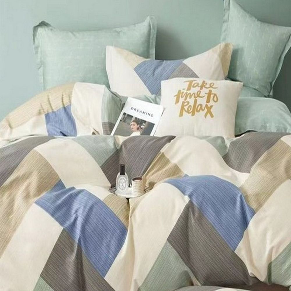 Комплект постельного белья "АВТ. 759", сатин, 100% хлопок, Россия. Пододеяльник на молнии!!!