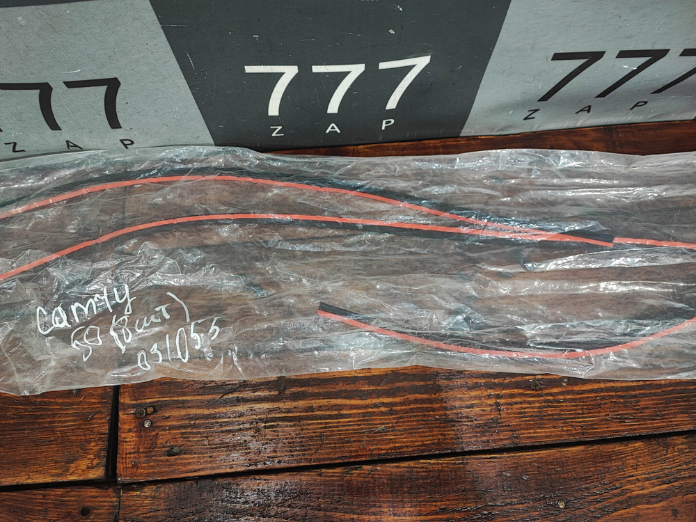 Молдинг лобового стекла Toyota Camry (XV50) Новый Оригинал 7553133140