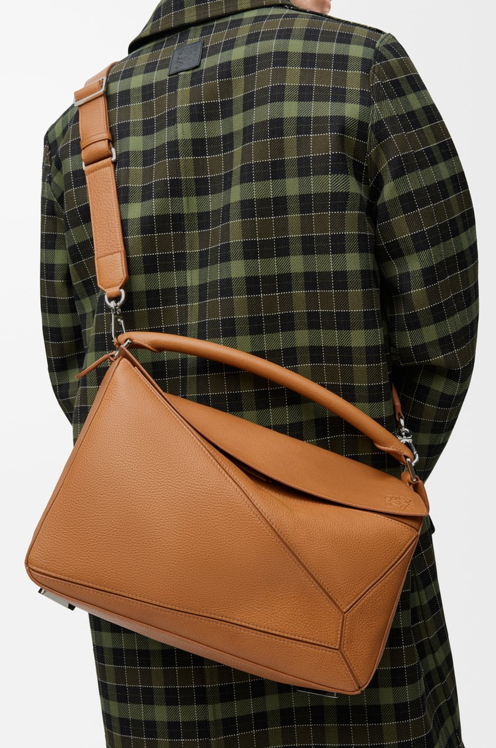 Loewe Большая сумка Puzzle мягкой зернистой телячьей кожи, светло-коричневый