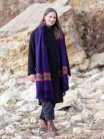 Шерстяной палантин с вышивкой