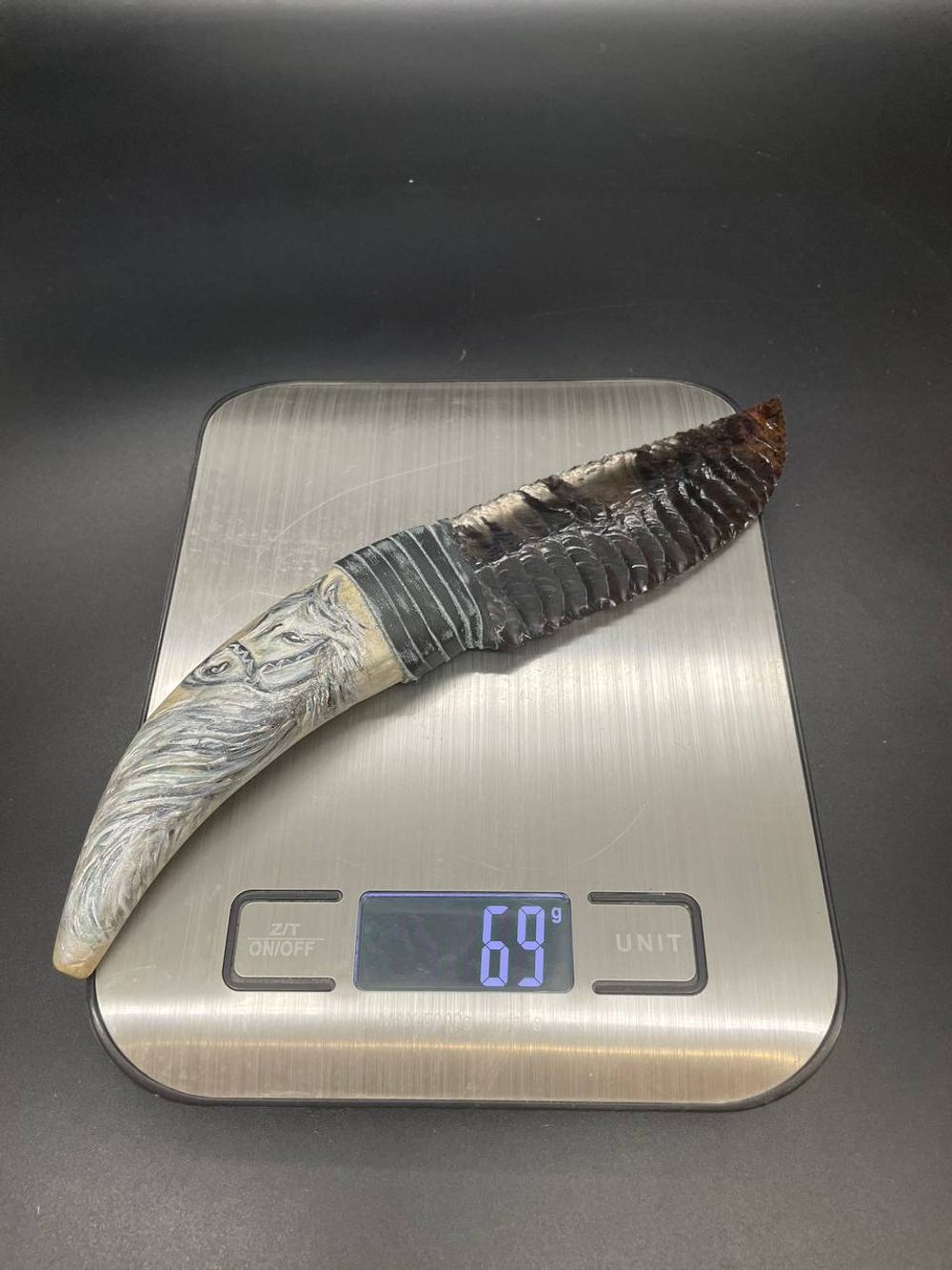 Обсидиановый нож с рукояткой из рога оленя с рисунком Лошади 21 см