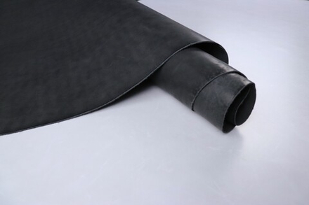 1,5-1,8 Юфть ш/с черная в воротках 109 дм² (КЛ)