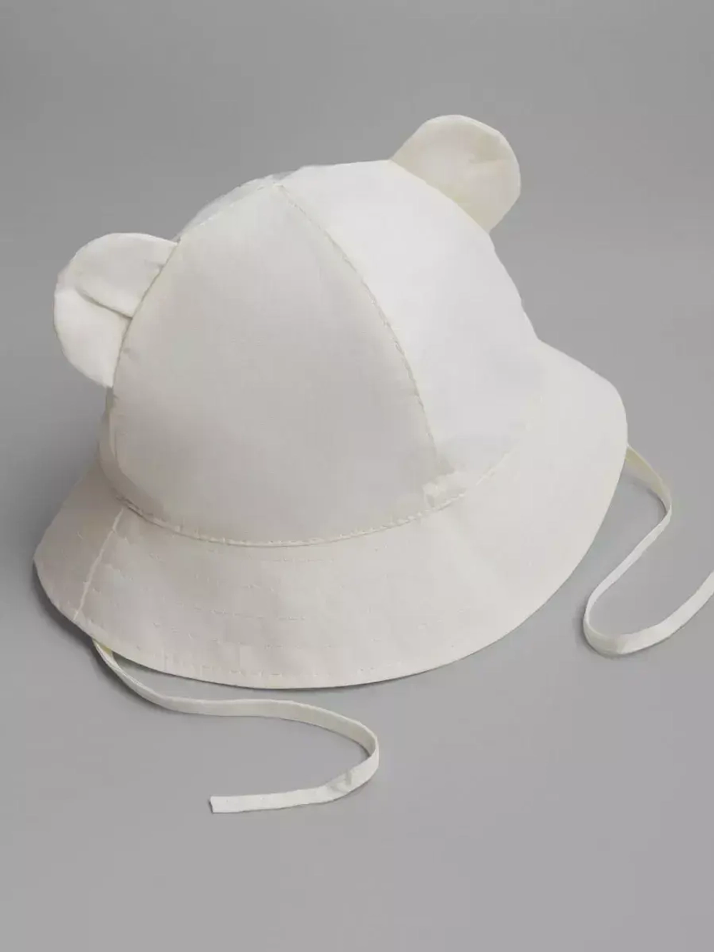 Детская белая панама на завязках пляжная