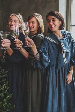 Воротничок-морячка из крапивы цвета морской волны