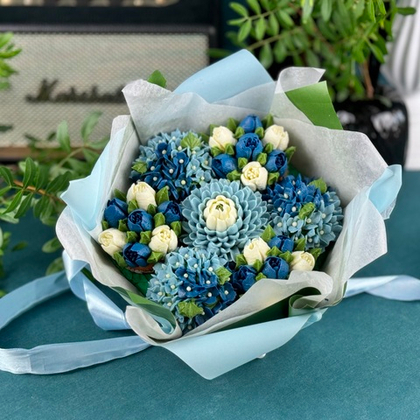 Букет из зимних капкейков: уют и тепло в каждом сладком шедевре