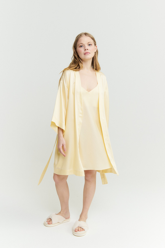 Халат из тенселя лимонный в 44 размере