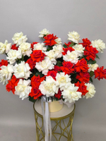 Авторская шикарная коробка из 51 красно-белой французской розы