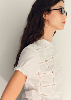 Футболка с вышивкой