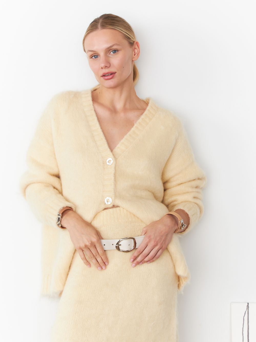 БАЗОВЫЙ РЕМЕНЬ С МЯТОЙ ПРЯЖКОЙ MILK