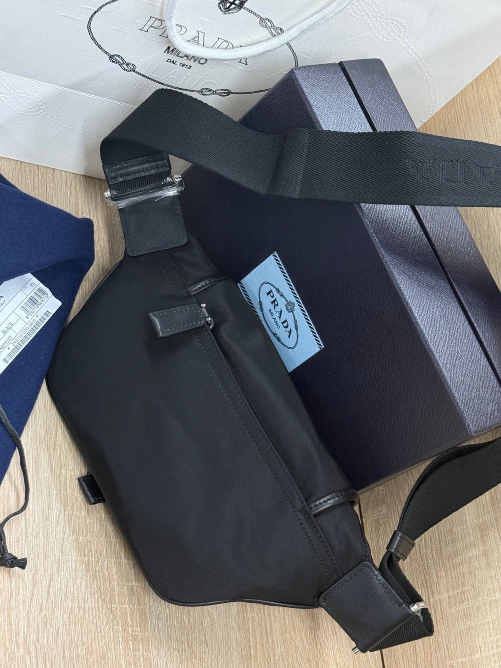 Поясная-нагрудная сумка Prada