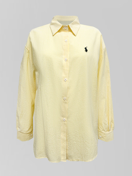 Рубашка Yi Mei Mei 1063 в полоску с черным логотипом на груди и майкой в комплекте