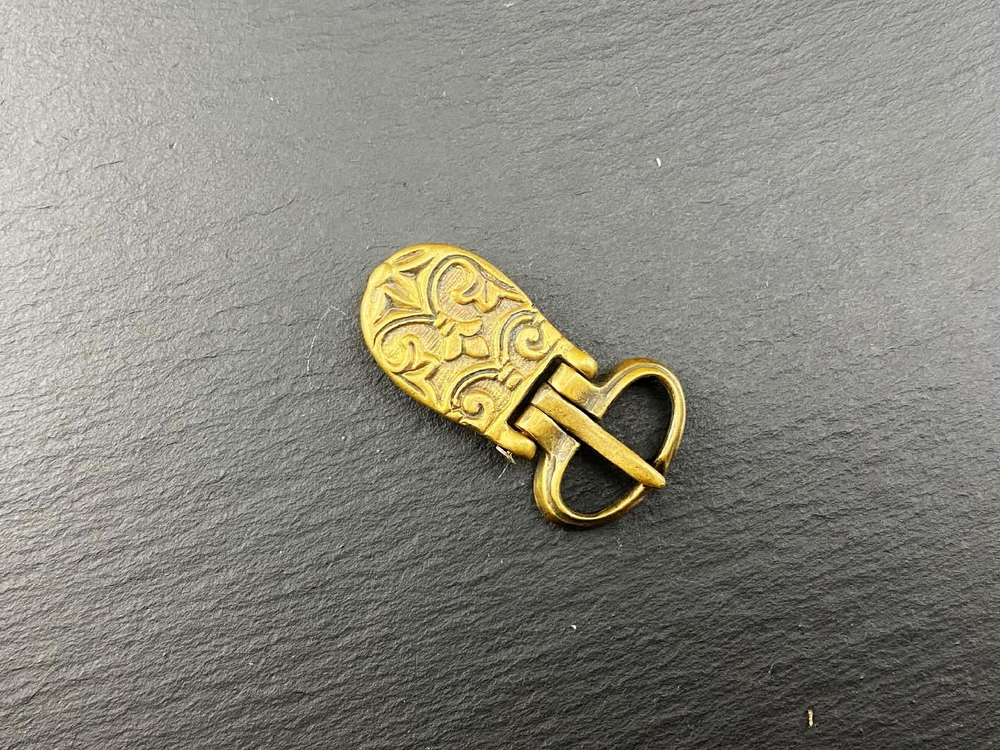 Пряжка. Венгры, 9-11 век.