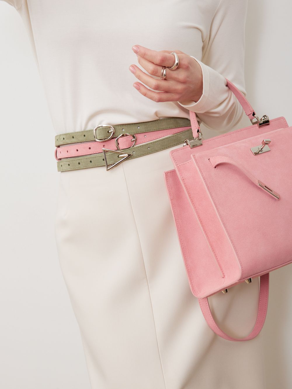 БАЗОВЫЙ ТОНКИЙ РЕМЕНЬ С МЯТОЙ ПРЯЖКОЙ ЗАМША ФИСТАШКОВЫЙ