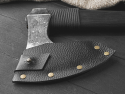 Кованый топор "Брату от брата", рукоять черный мореный ясень