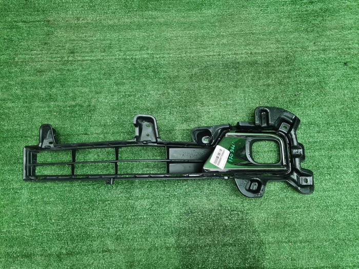 Накладка ПТФ левая Toyota Land Cruiser 200 (15-21)