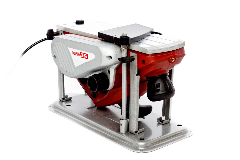 Рубанок электрический RedVerg RD-P150-110 1500Вт 110мм