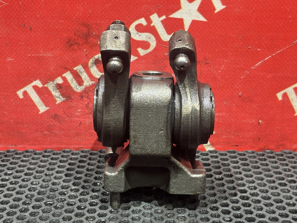 Вал рокеров в сборе 2021г.