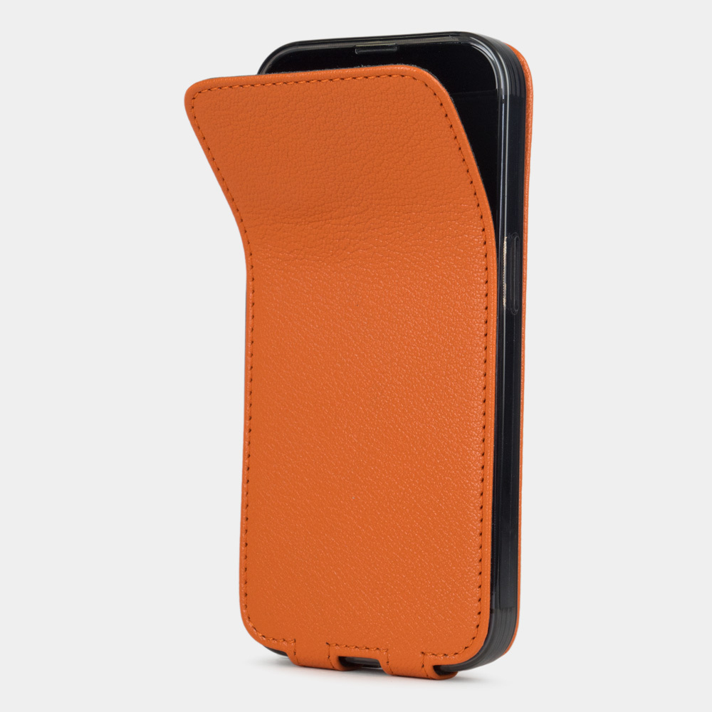 Чехол кожаный для iPhone 15 Pro оранжевого цвета