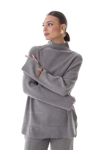 Темно-серый трикотажный костюм с брюками