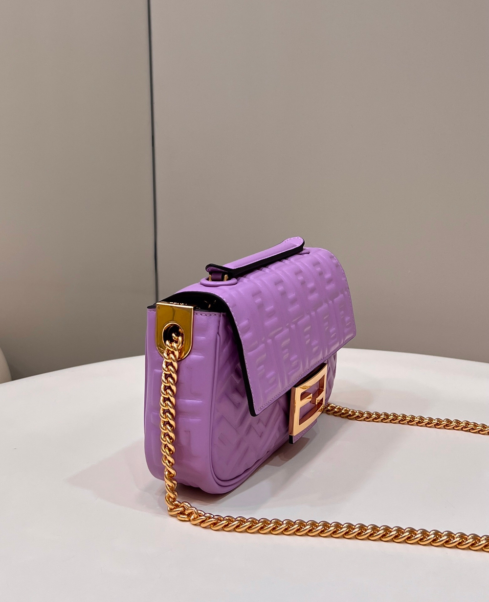 Fendi Baguette Chain Bag 24 cm