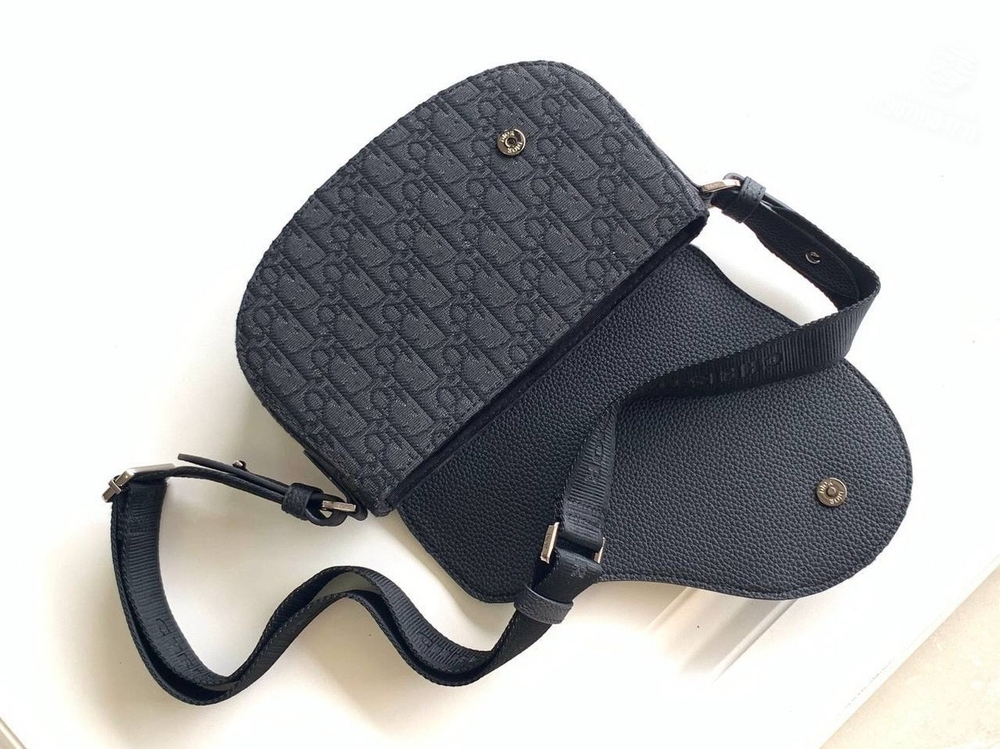 Сумка через плечо Christian Dior Oblique