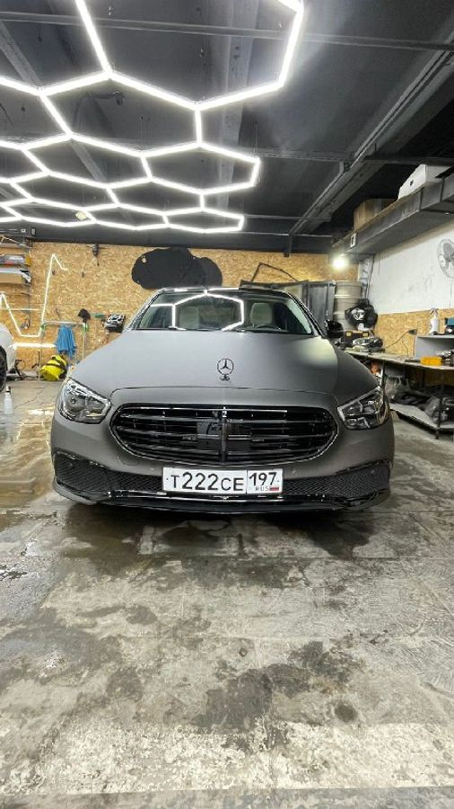 Mercedes-Benz E-класс  оклейка в цветной полиуретан фирмы Carbins PPF Matte AMG Grey MF-AMG 😍 Новый цвет и защита кузова! 👍