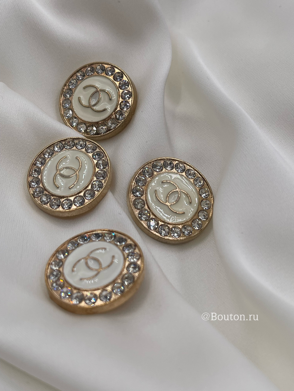 Пуговицы Шан. Белые Стразы